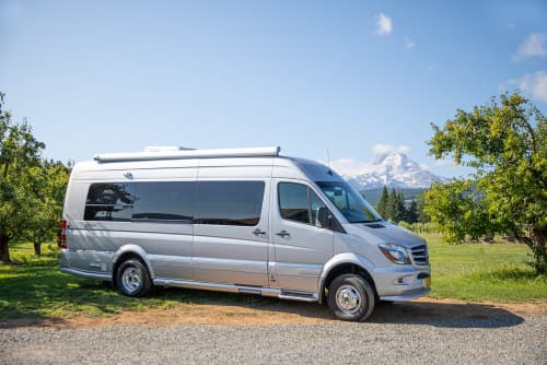 Newly detailed RV in Naples, FL